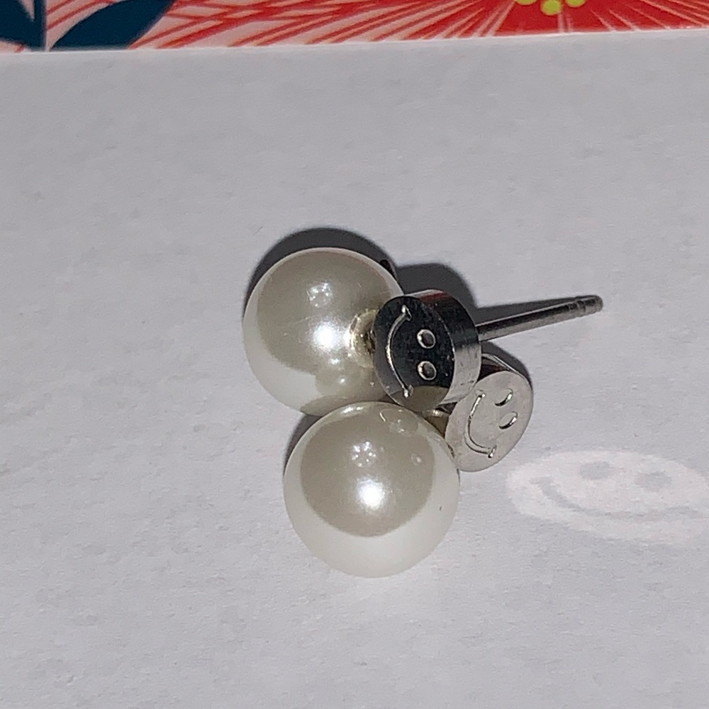 Stud faux pearl earrings - Picture 4 of 4